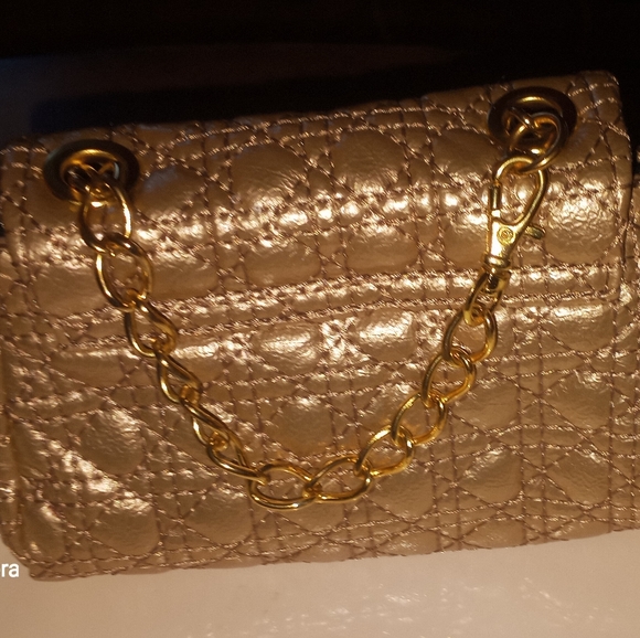 Gold Handbag - Picture 6 of 7